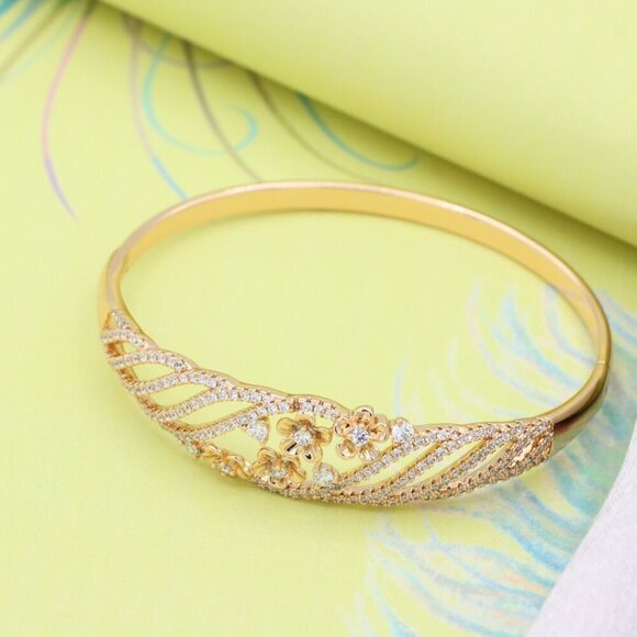 Elegant Floral Rose Gold Bangle with Sparkling Crystal Accents, XPBL0585 - Picture 4 of 12